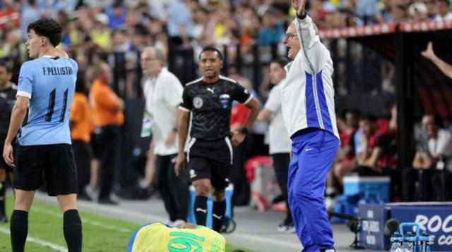 开云体育平台在线-点球大战前 巴西队围一圈 主教练置身圈外 这咋讲