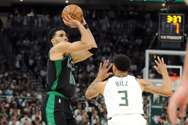 开云体育链接-绝境之战轰下46分！塔图姆复刻真理神迹拯救绿衫军